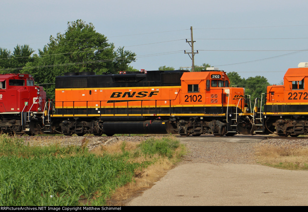 BNSF 2102